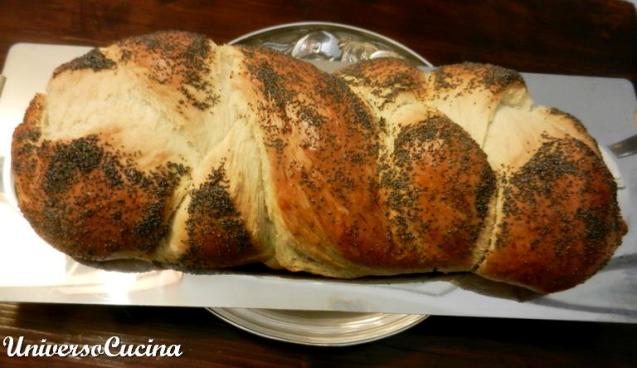 La treccia di pane al papavero