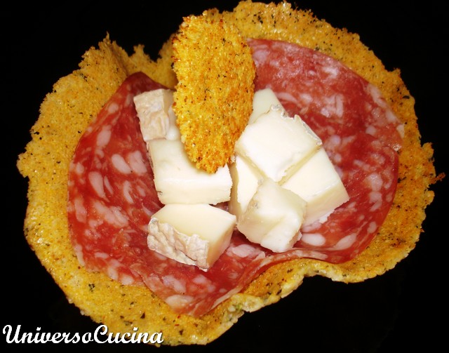 Con taleggio e salame di Felino