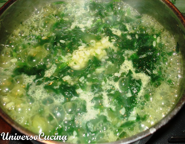 Gli spinaci in cottura con il riso