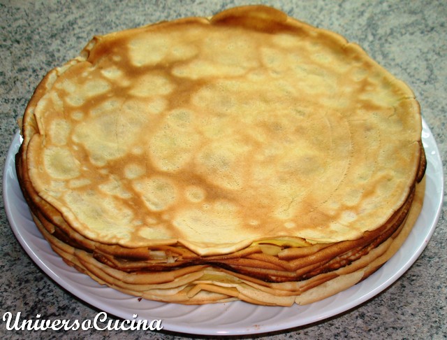 Impilare le crepes per non farle asciugare